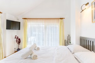 Habitación panorámica, vistas a la montaña | Sistema de insonorización, wifi gratis, ropa de cama