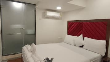 Habitación doble Deluxe | Escritorio, espacio para trabajar con laptop y insonorización