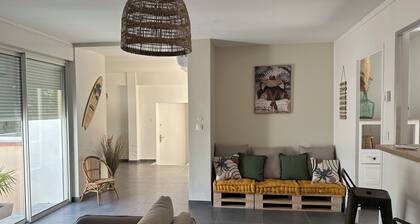 Nouveau ⊠maison âGuyenneâ
Jolie maison âcosyâ meublĂ©e avec soin et confort.