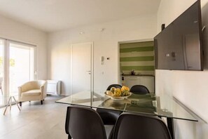 Interior - AL SECOLO 1 APARTMENT "QUERINI" ideal for families (Peschiera del Garda)
