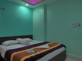 Deluxe Double Room | Soundproofing