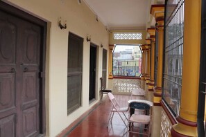 Living area - Shiv Sadan Palace 1940 (Varanasi)