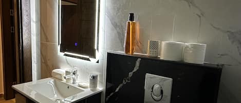 Towels, soap, shampoo, toilet paper