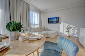 Departamento Confort | Tabla de planchar con plancha, wifi gratis y ropa de cama