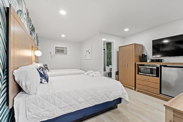 Iron/ironing board, WiFi, bed sheets - Sunny Studio Near the Beach at Palm Court (#13) (North Myrtle Beach)