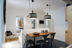 Standard Apartment | Living area | Flat-screen TV - Sonel Investe Anjos Boutique Apartments (Lisbon)