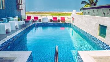 Kolam renang outdoor