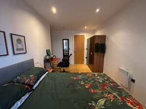 Apartment | 2 bedrooms, iron/ironing board, free WiFi, bed sheets - Entire 2BR Flat Rental in Manchester City Centre (Salford)