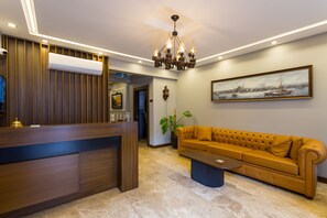 Área de estar no saguão