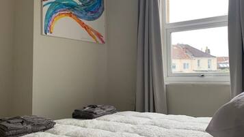 2 bedrooms, iron/ironing board, free WiFi, bed sheets