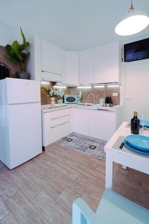 Microwave, oven, stovetop, dishwasher - Casa Celeste - A gem in the heart of Monopoli, suitable for couples or families. (Monopoli)