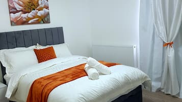 4 bedrooms, iron/ironing board, free WiFi, bed sheets