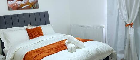 4 quartos, ferros/tábuas de passar roupa, Wi-Fi de cortesia