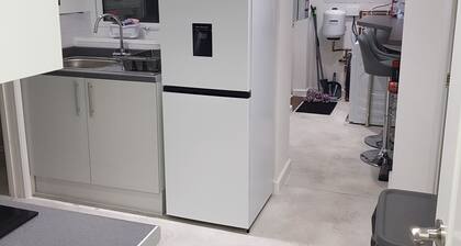 Holiday Let - Entire Modern Home in Medway