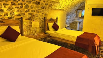 Quarto família | 1 quarto, frigobar, Wi-Fi de cortesia