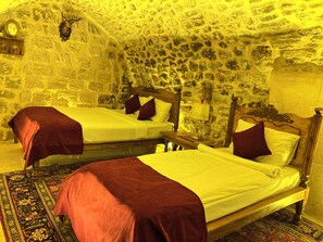 Minibar, free WiFi - Kasr-ı Han Konağı Otel (Mardin)