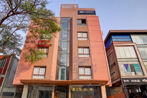 Exterior - Super OYO Townhouse La Casa Boutique (Bengaluru)