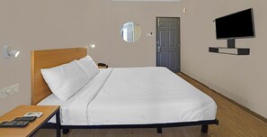 Free WiFi, bed sheets - Townhouse OMR (Chennai)