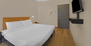 Free WiFi, bed sheets - Townhouse OMR (Chennai)