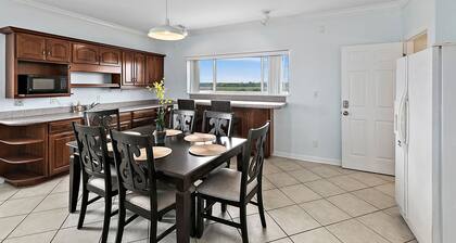 Dolphin View Oceanfront Home with Rooftop Deck