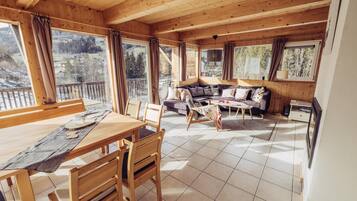 Rumah | 4 kamar tidur