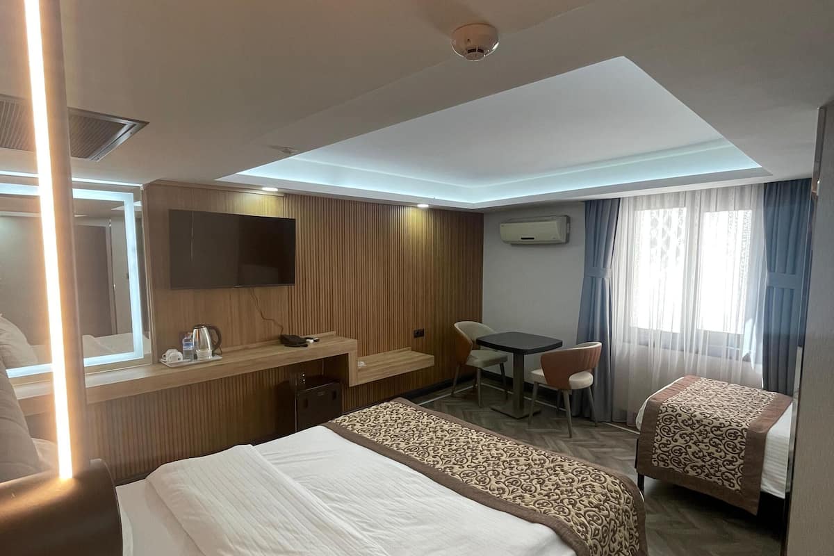 1 bedroom, in-room safe, soundproofing, free WiFi