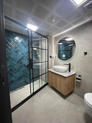 Chambre Luxe | Salle de bain | Chaussons, serviettes fournies