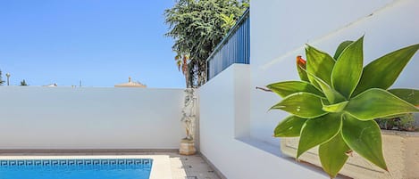 Villa (4 Bedrooms) | Exterior