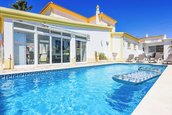 Front of property - Villa Vivienda Rosa (Albufeira)