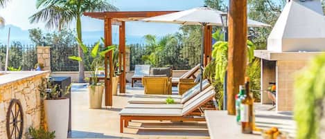 Villa (4 Bedrooms) | Exterior
