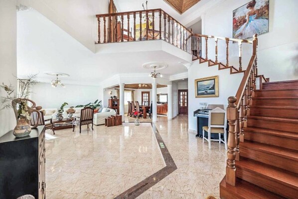 Villa (4 Bedrooms) | Interiör