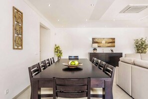 Villa (5 Bedrooms) | Interni