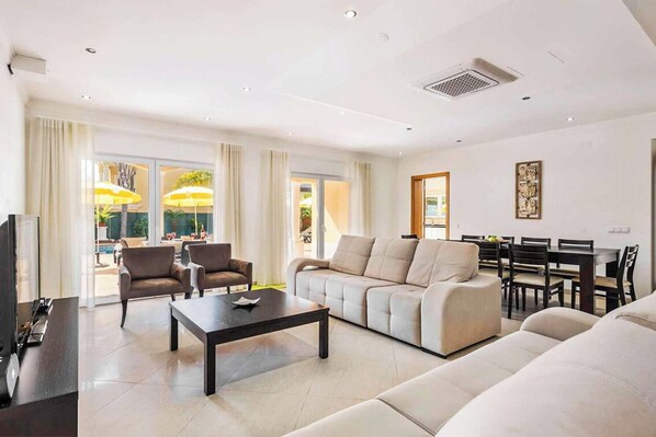 Villa (5 Bedrooms) | Interni