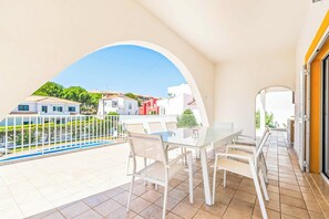 Villa (4 Bedrooms) | Exteriör
