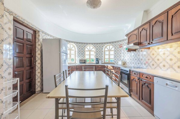 Villa (4 Bedrooms) | Interiør