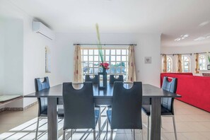 Vila (4 Bedrooms) | Parte interna