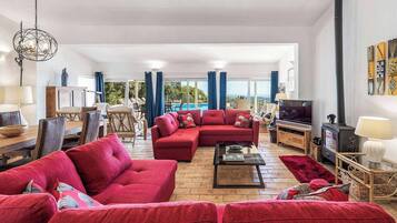 Stórt einbýlishús (3 Bedrooms) | Að innan