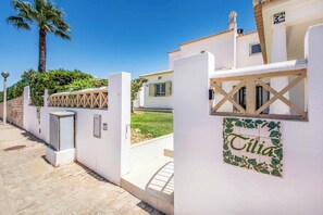 Villa (4 Bedrooms) | Exteriör