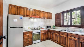 Vila (3 Bedrooms) | Parte interna