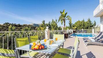 Villa (5 Bedrooms) | Interior