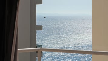 Appartement, terras, uitzicht op zee | Uitzicht vanuit accommodatie