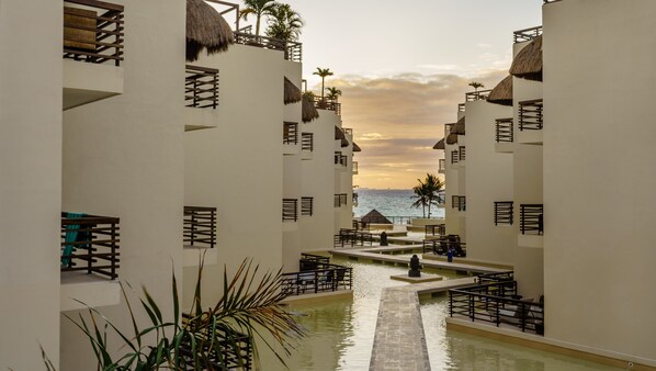 View from property - Beautiful Aldea Thai l Resort-style Pool (Playa del Carmen)
