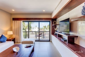 Comfort Apartment, 2 Bedrooms, Kitchen | Free WiFi, bed sheets - Beautiful Aldea Thai l Resort-style Pool (Playa del Carmen)
