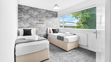 House | 3 bedrooms, free WiFi, bed sheets
