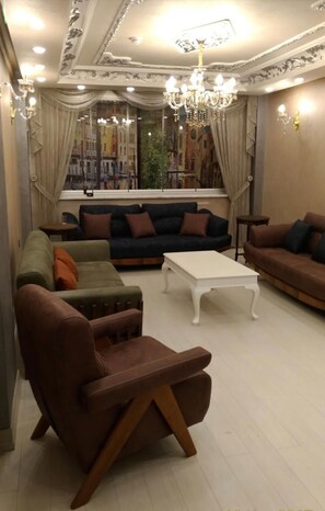 Front of property - Linfer Otel (Istanbul)