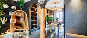 Eclectic modern victorian large city central flat