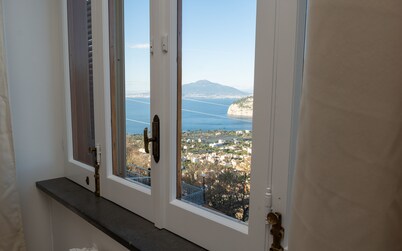 A Jewel Offering a Peaceful Retreat and Breathtaking Views on Sorrento's Gulf