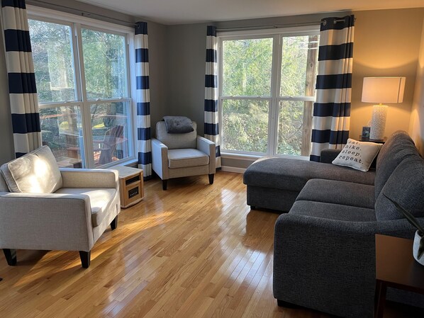 Een smart-tv en een open haard