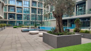 حمّام سباحة خارجي