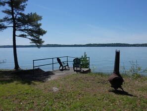 Property grounds - Lakeside Cottage on Torch Lake (alden)
